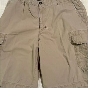 Izod Men's Khaki Cargo Shorts